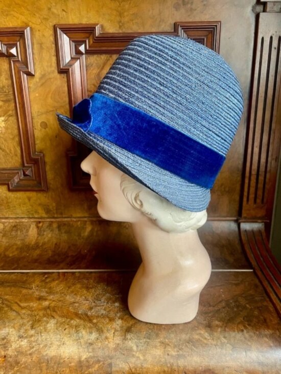 1920s Blue Cloche Hat Velvet Ribbon Art Deco Flapper Style Vintage Hat
